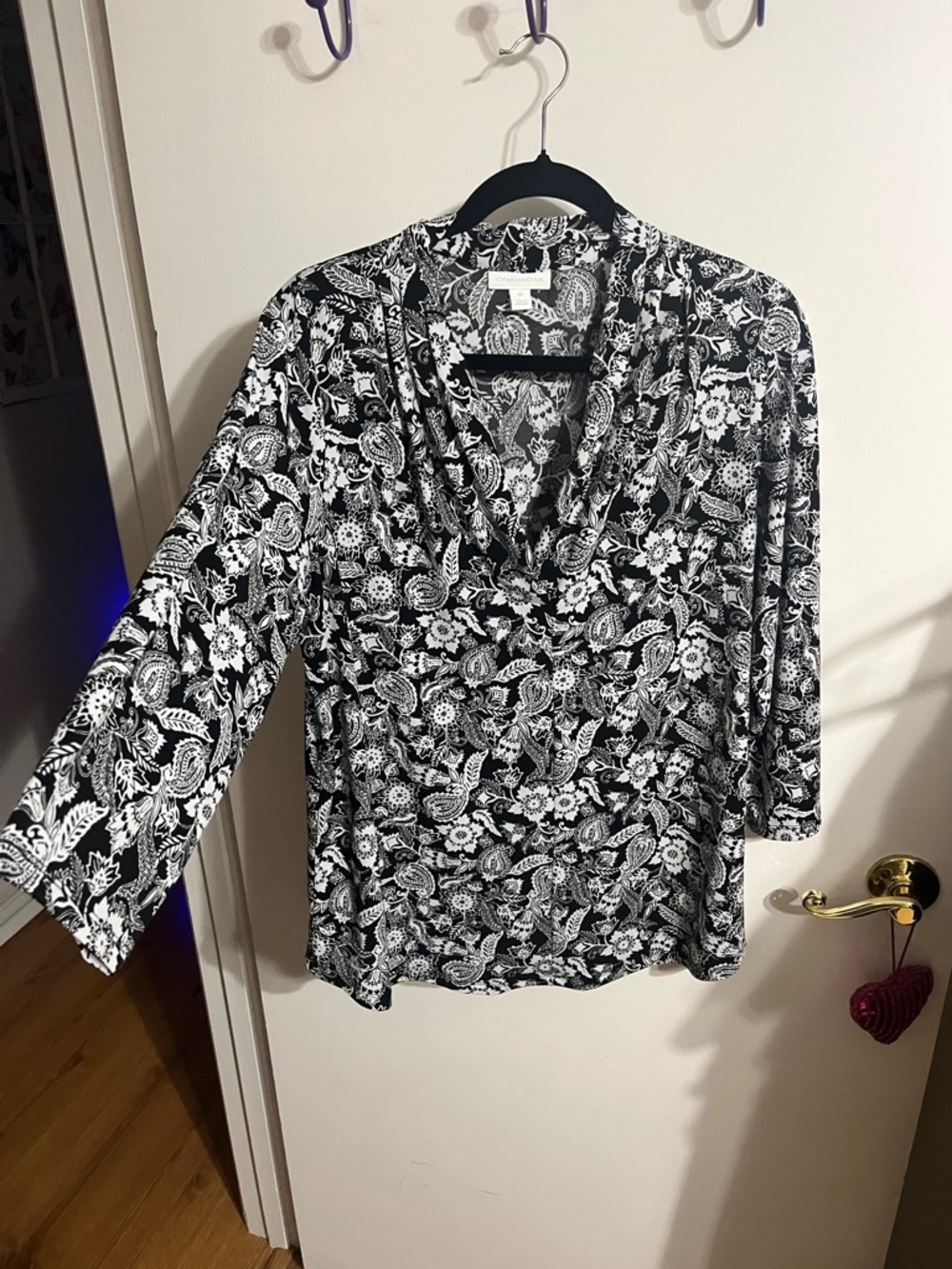 🧡 0X Charter Club Black & White Paisley V-Neck Blouse